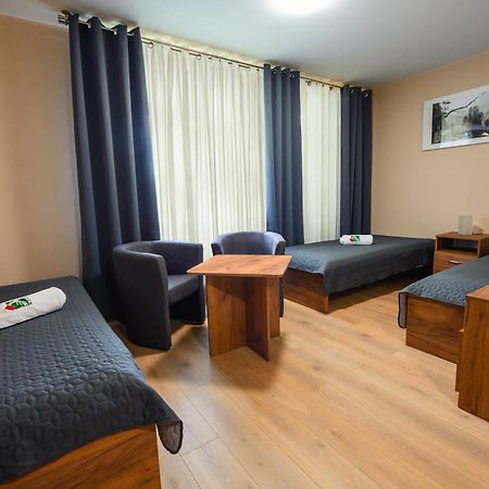 Pokoje Goscinne Modr Karniowice Exteriör bild